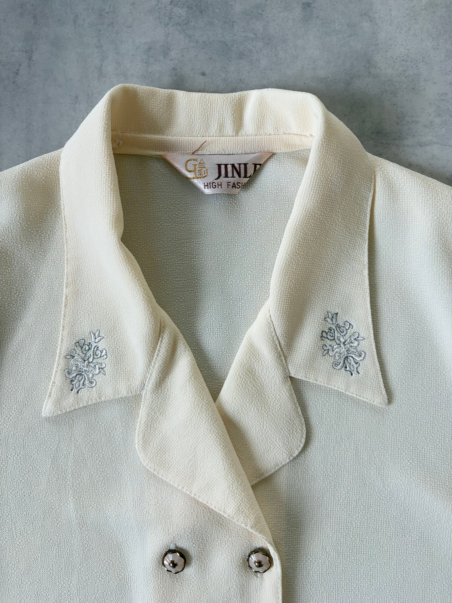 フラワー刺繍 ダブルボタンブラウス / アイボリー